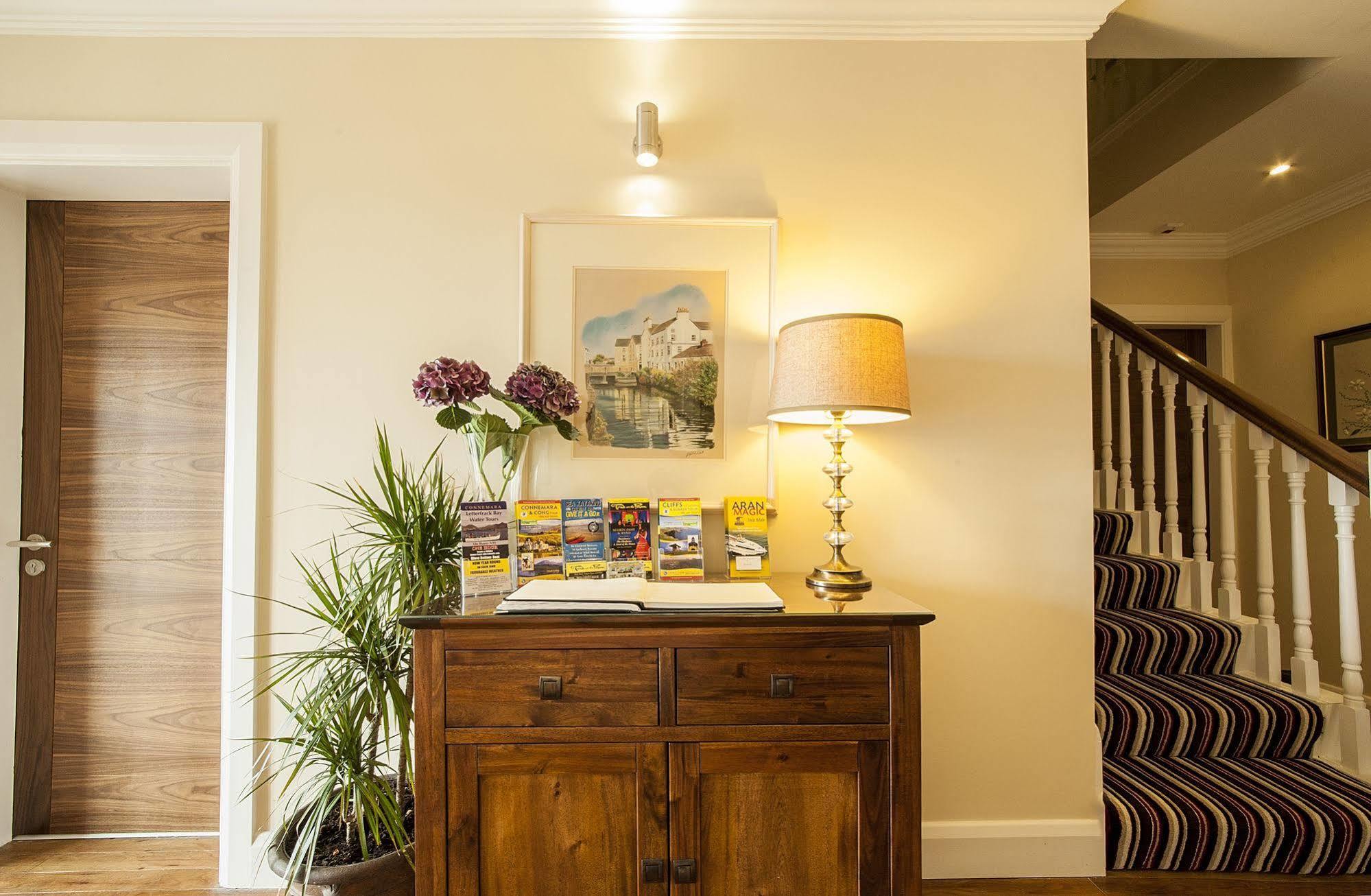 Sea Breeze Lodge B&B Galway Ngoại thất bức ảnh