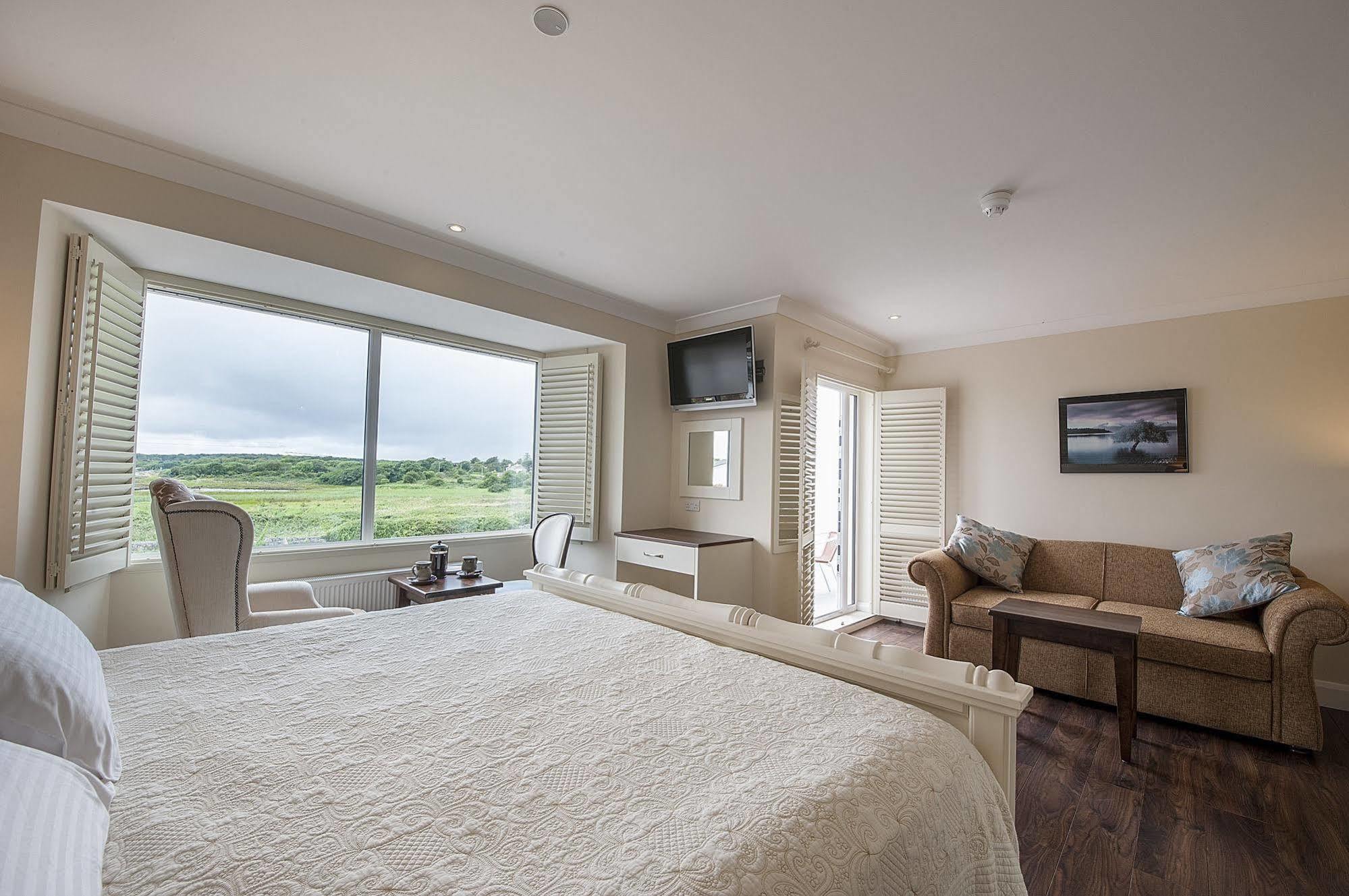 Sea Breeze Lodge B&B Galway Ngoại thất bức ảnh