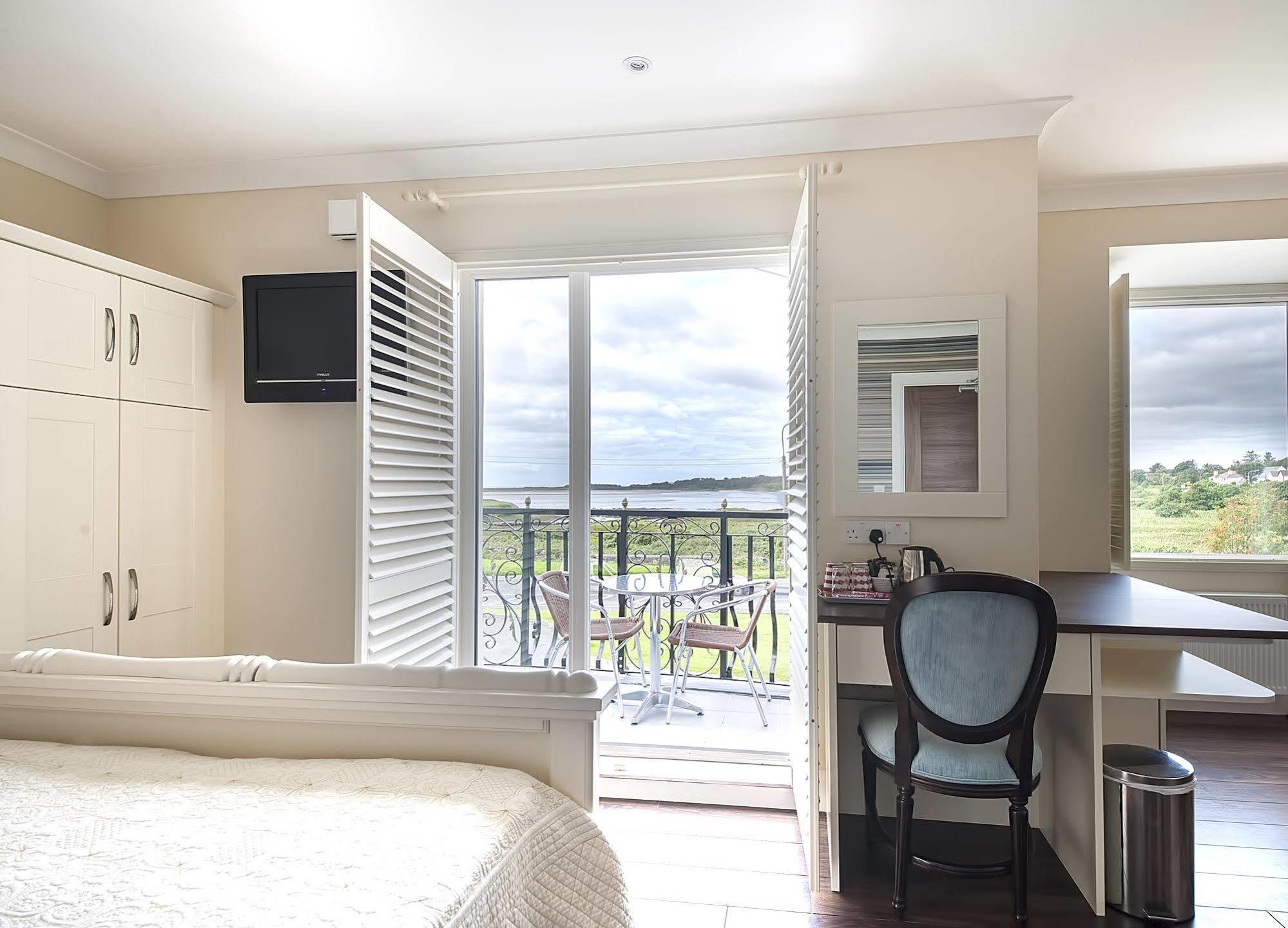 Sea Breeze Lodge B&B Galway Ngoại thất bức ảnh