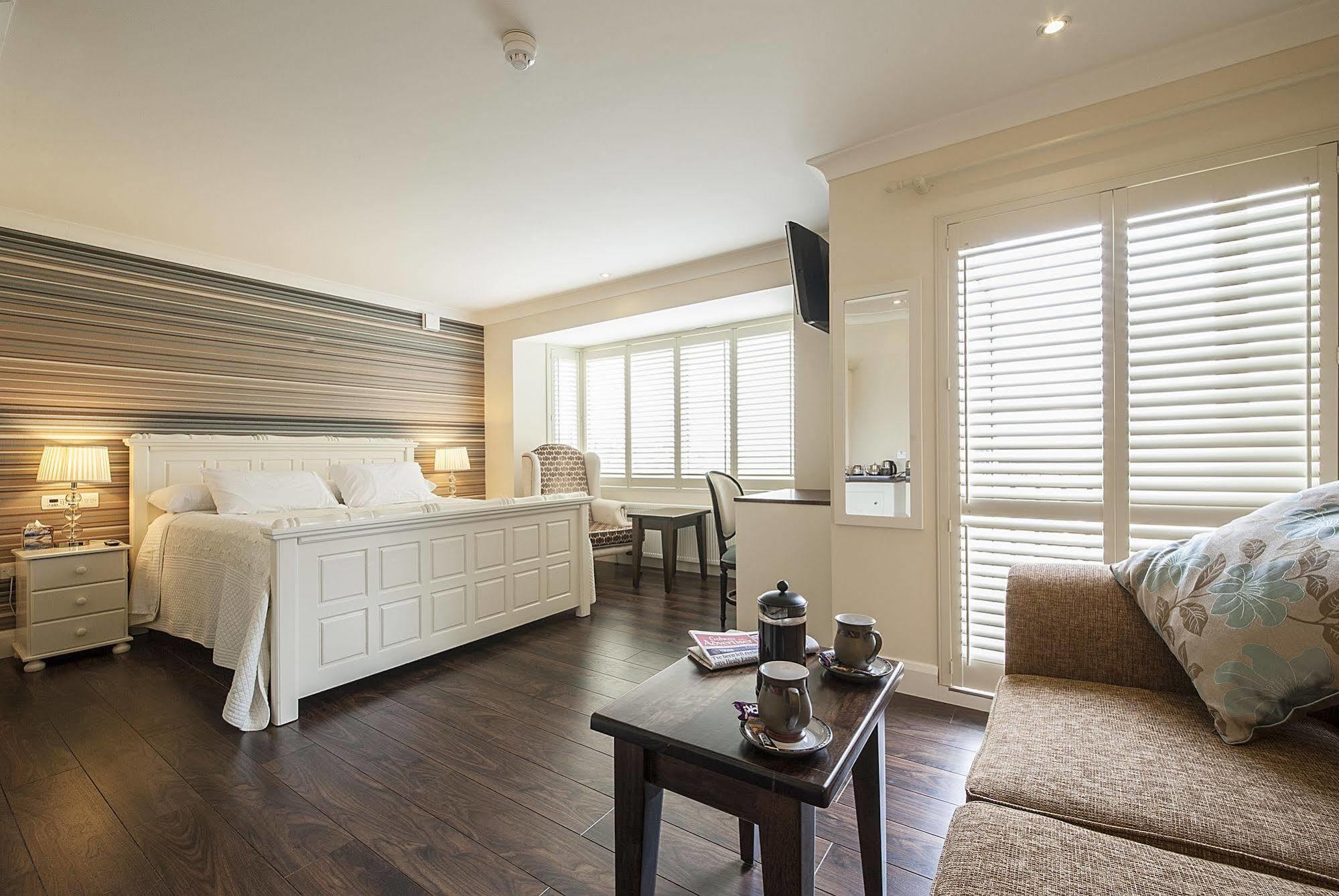 Sea Breeze Lodge B&B Galway Ngoại thất bức ảnh