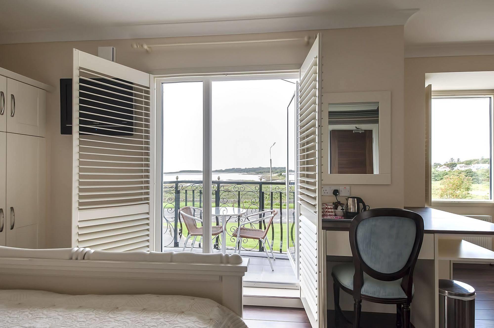 Sea Breeze Lodge B&B Galway Ngoại thất bức ảnh